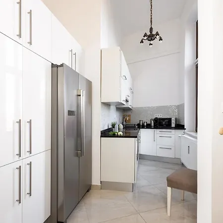 Kossuth Loft Apartment- Best Location In Downtown Lägenhet