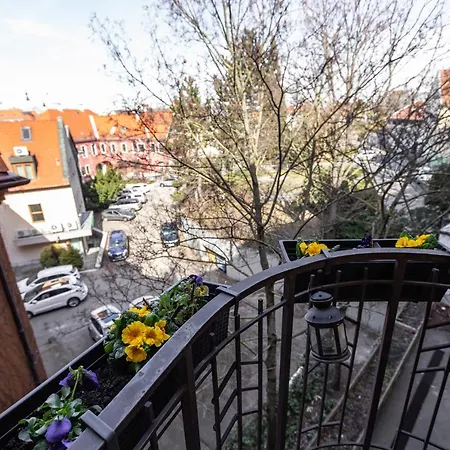 Lägenhet Kossuth Loft Apartment- Best Location In Downtown Veszprém