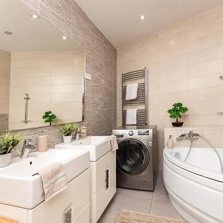 Kossuth Loft Apartment- Location In Downtown Apartman *