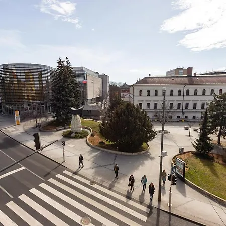 Lägenhet Kossuth Loft Apartment- Best Location In Downtown Veszprém